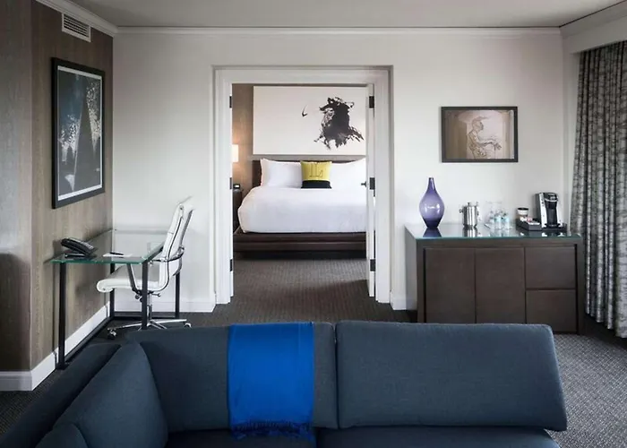 The Logan Philadelphia, Curio Collection By Hilton