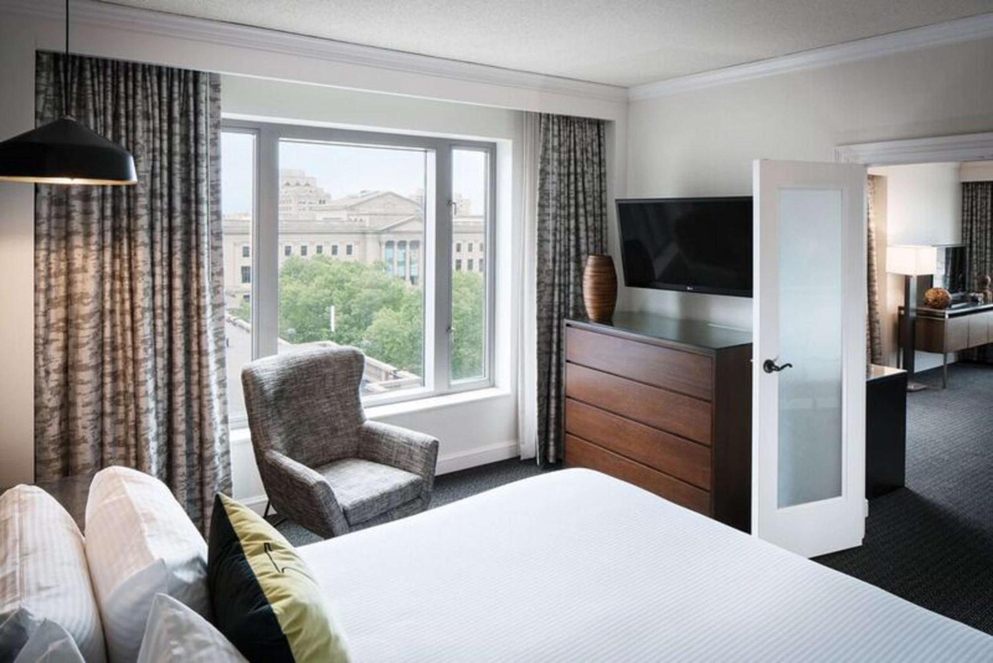 The Logan Philadelphia, Curio Collection By Hilton